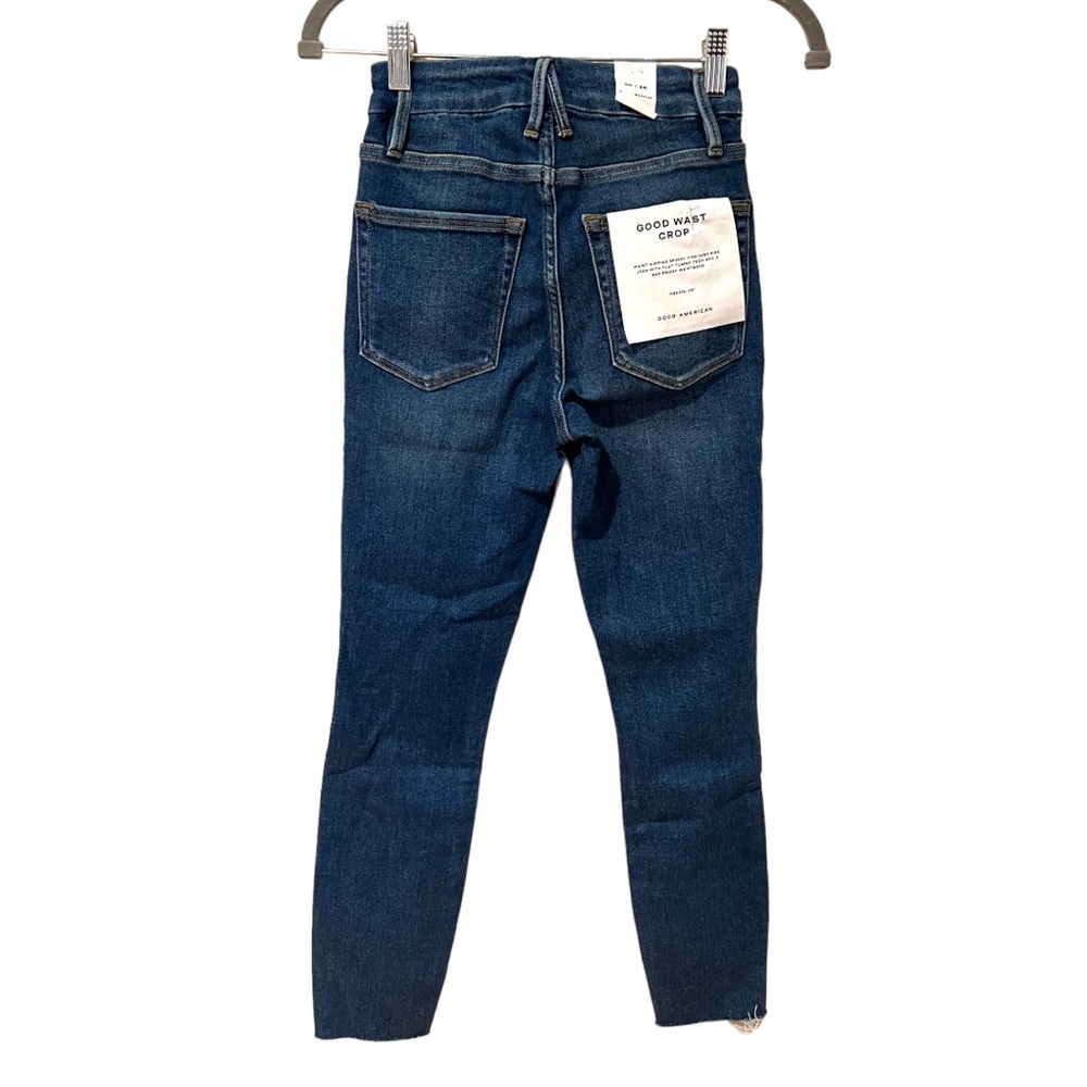 Good American Good Waist Cropped Raw Edge Skinny Jeans in Blue676 (00) - Picture 6 of 13